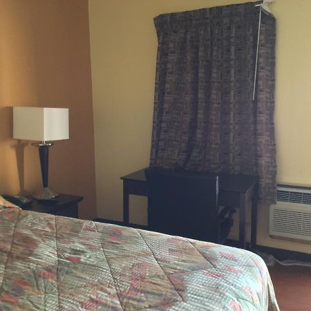 Skyland Inn - Bristol Hilander Park Екстериор снимка