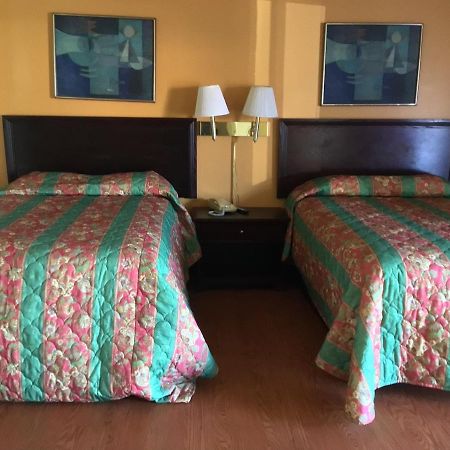 Skyland Inn - Bristol Hilander Park Екстериор снимка