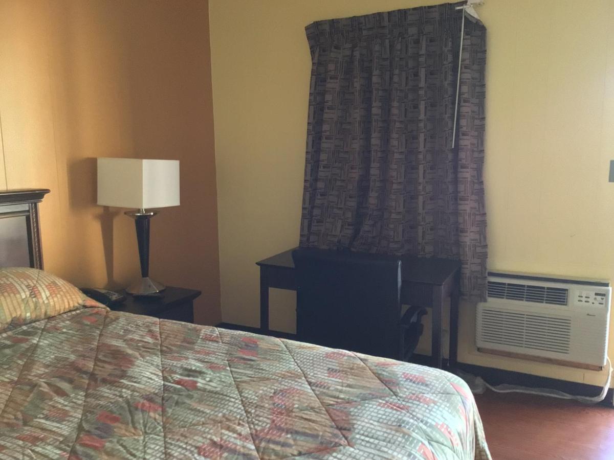 Skyland Inn - Bristol Hilander Park Екстериор снимка