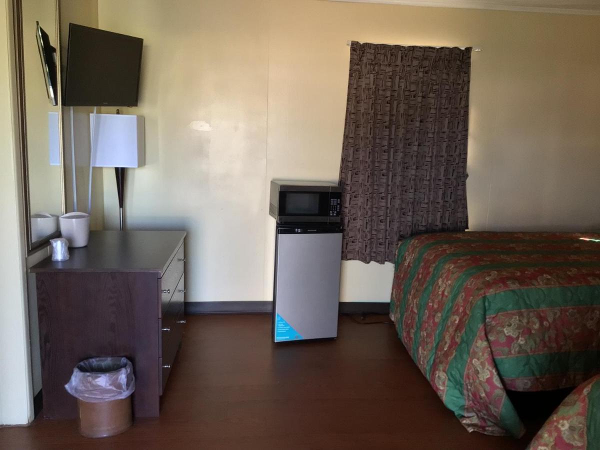 Skyland Inn - Bristol Hilander Park Екстериор снимка